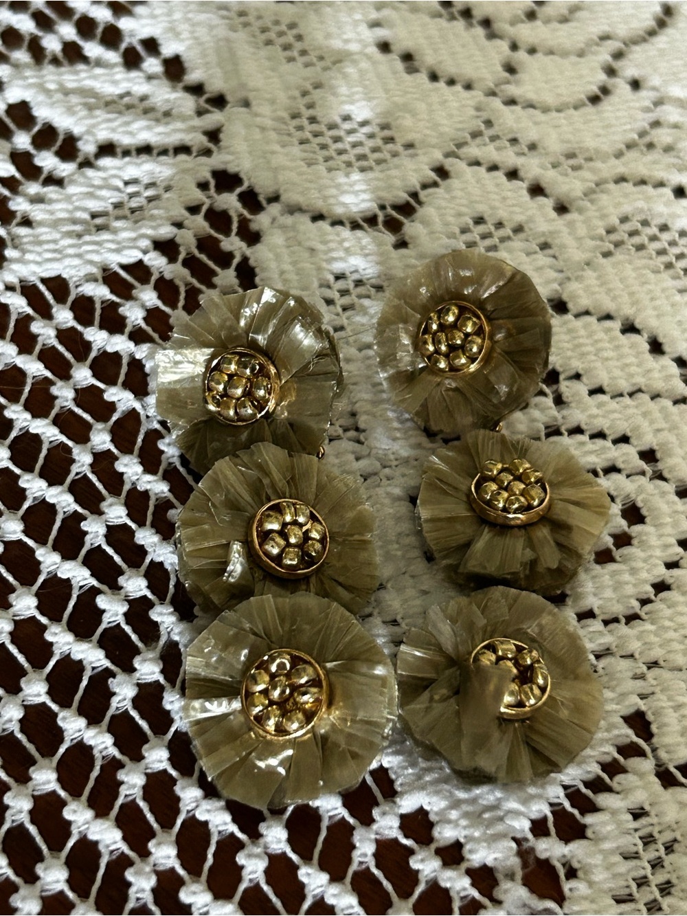 Flower dangle earrings
